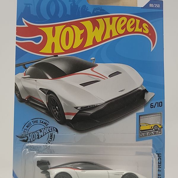 Hot Wheels Aston Martin Vulcan – White – Factory Fresh 6/10 – Factory Sealed