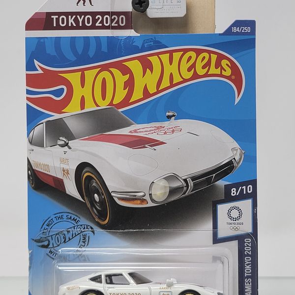 Hot Wheels Toyota 2000 GT – White/Red/Black/Gold – Tokyo 2020 Olympics – Factory Sealed