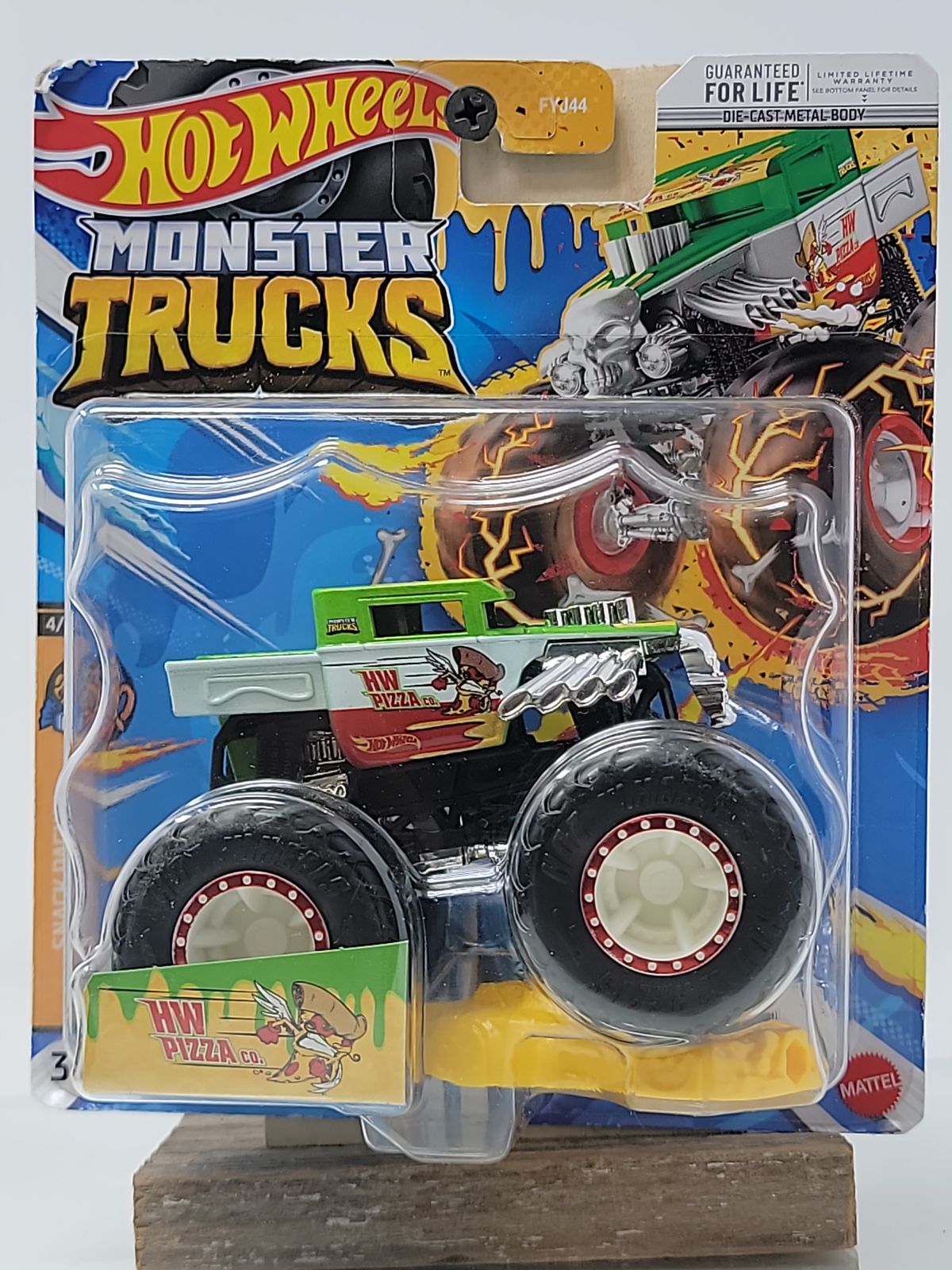 Hot Wheels Monster Trucks HW Pizza Co. – Includes Crushable Car | Die-Cast Metal Truck Body | Factory Sealed