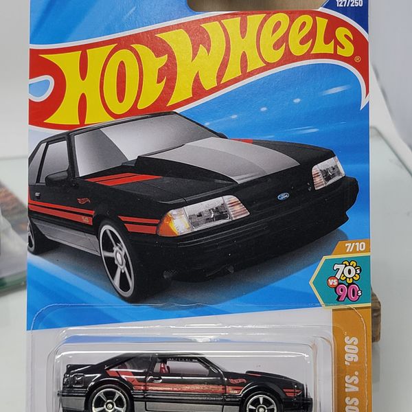 Hot Wheels ’92 Ford Mustang – HW 70’s vs 90’s Series #127/250
