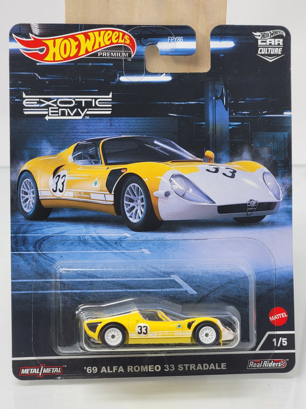 Hot Wheels Premium Car Culture ’69 Alfa Romeo 33 Stradale (Exotic Envy 1/5)