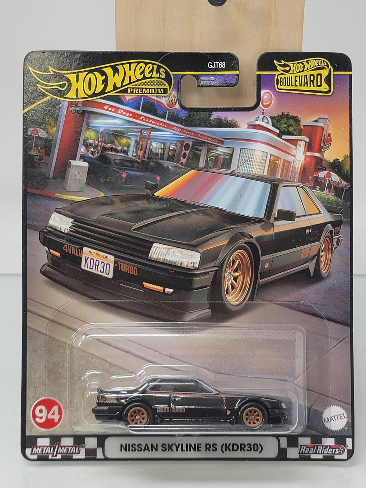 Hot Wheels Premium Boulevard Nissan Skyline RS (KDR30) – HRT66