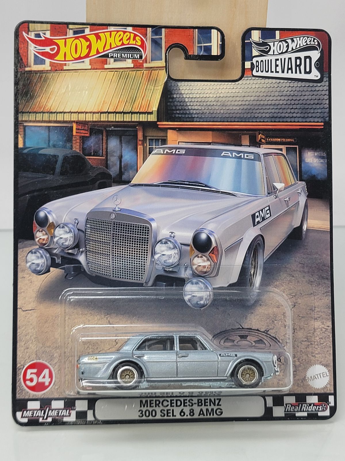 Hot Wheels Premium – Mercedes-Benz 300 SEL 6.8 AMG | Boulevard Series #54