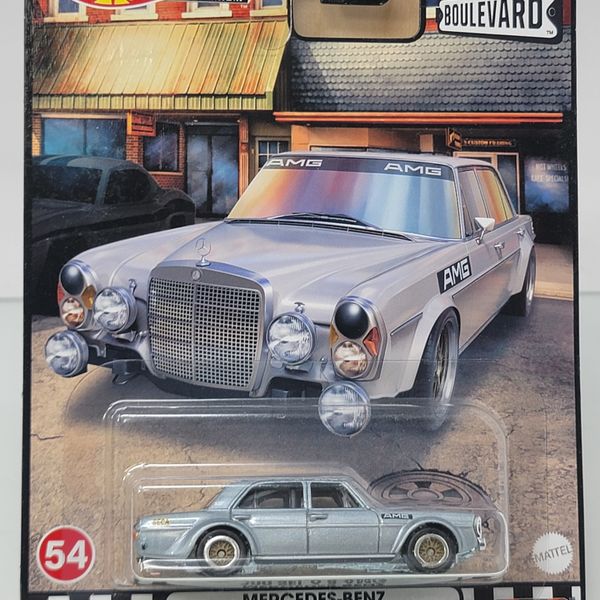 Hot Wheels Premium – Mercedes-Benz 300 SEL 6.8 AMG | Boulevard Series #54