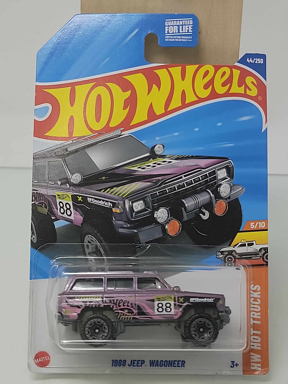 Hot Wheels 1988 Jeep Wagoneer – HW Hot Trucks 5/10 – Factory Sealed