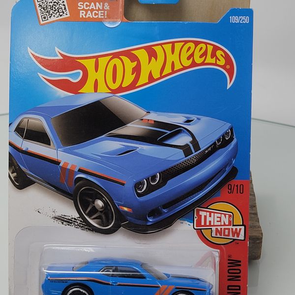 Hot Wheels '15 Dodge Challenger SRT 109/250 - Blue - 2016 Mainline A