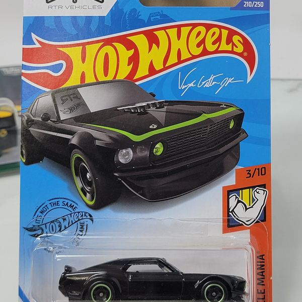 Hot Wheels ’69 Ford Mustang Boss 302 – Muscle Mania Series (3/10)