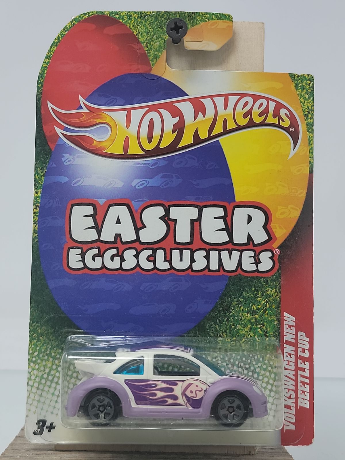Hot Wheels Easter EggscLusives Volkswagen New Beetle Cup – White/Purple – Factory Sealed
