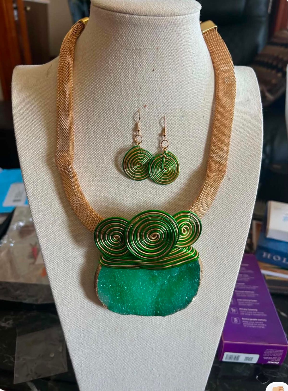 Emerald Druzy