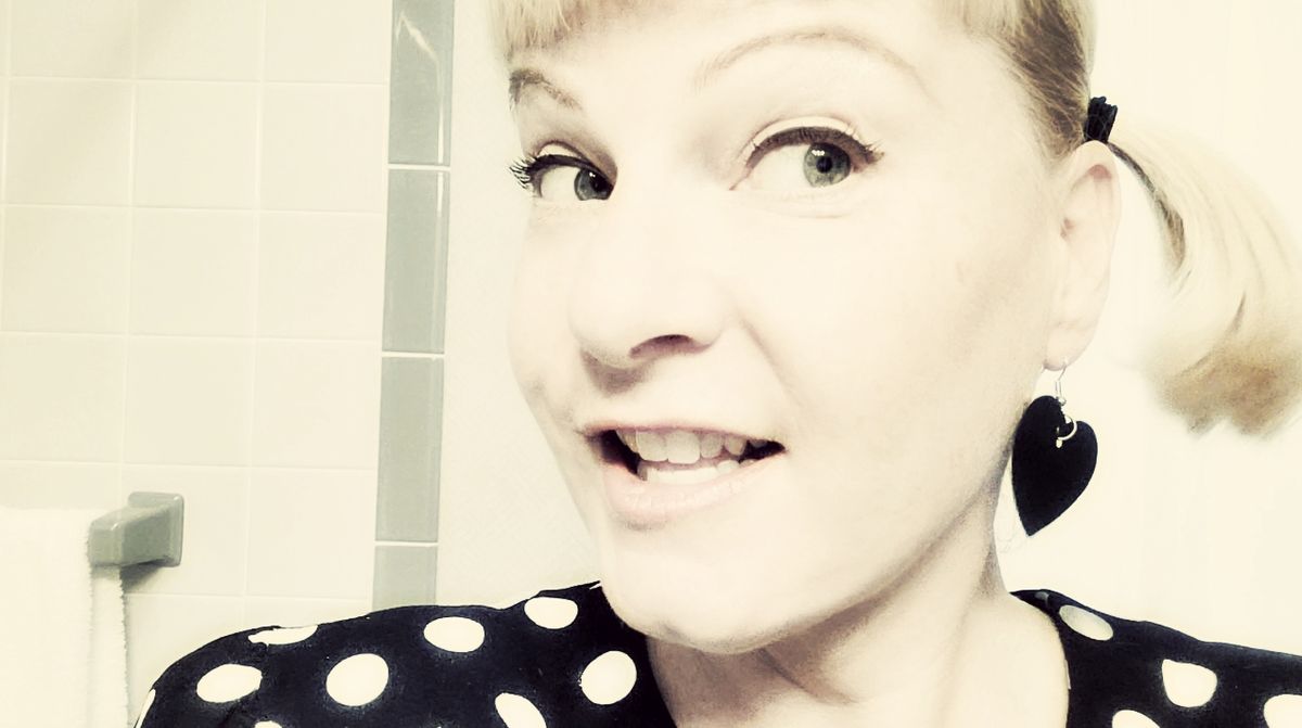 Black Heart Earrings