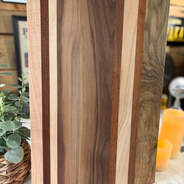 Handmade Solid Wood Cutting Board – AVF2005