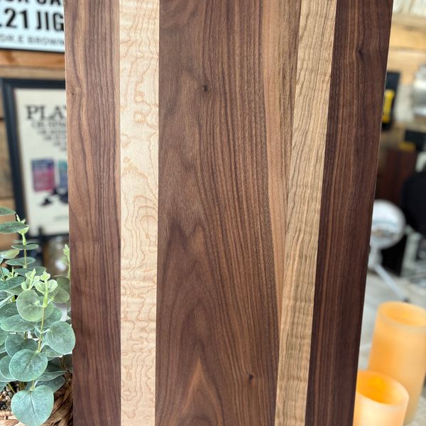 Handmade Solid Wood Cutting Board – AVF2001