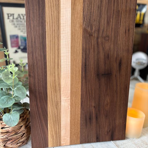 Handmade Solid Wood Cutting Board – AVF2002