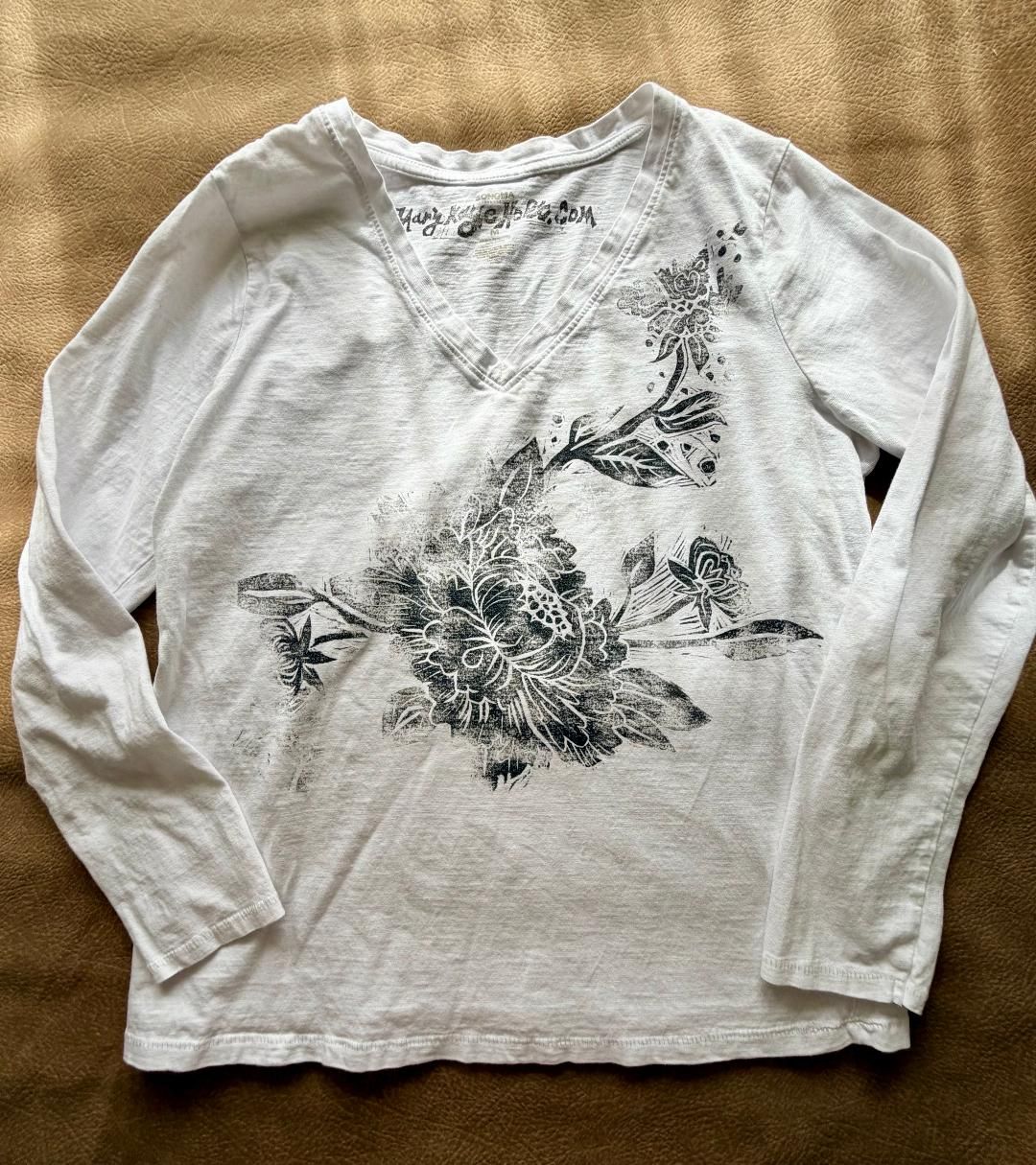 Peony T-Shirt #1 White/Black SZ M Stretch Cotton Blend