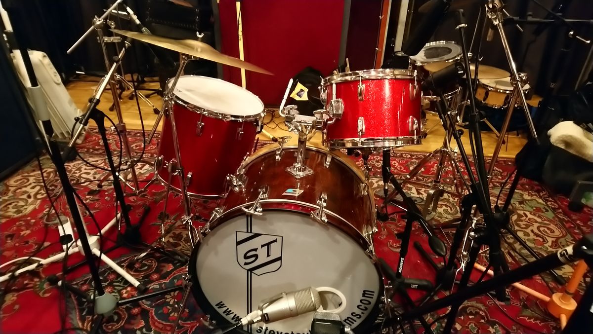 1 x 60 min Drum lesson with Steve Taylor