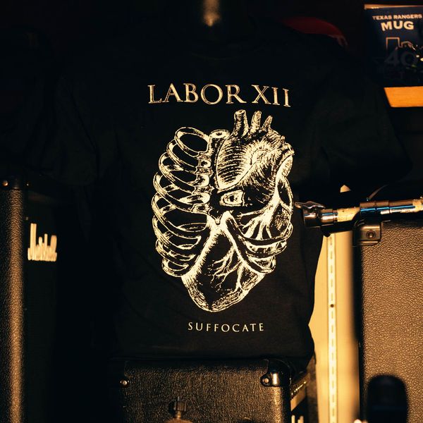 T Shirt - Suffocate Heart