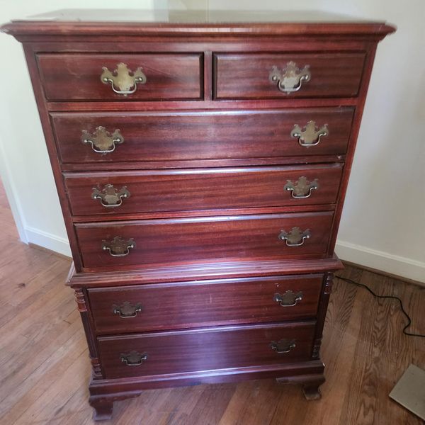 Chest of drawers