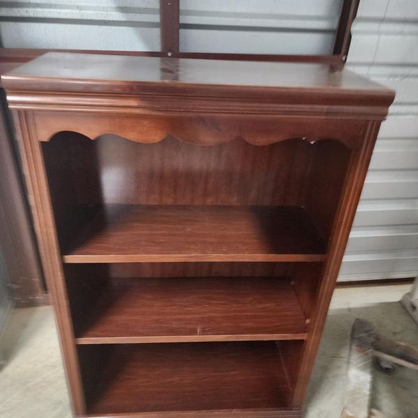 Broyhill Mid 70s Bookcase.