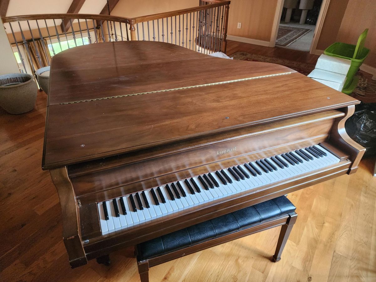 Kimball 5.8 foot Grand piano with bench