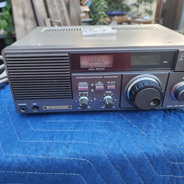 Kenwood R-600 Comm. receiver.