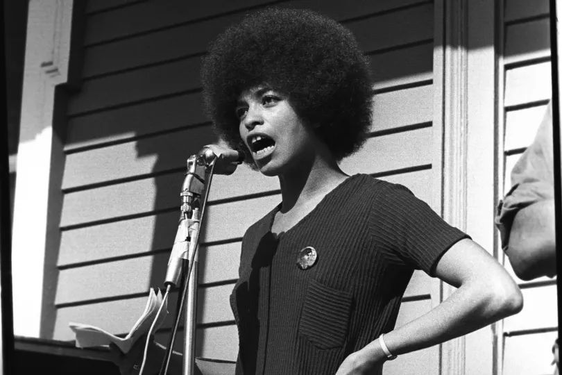 Angela DAVIS