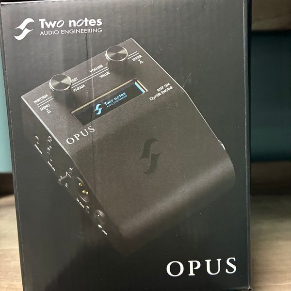 Two Notes OPUS Bass Guitar Molder