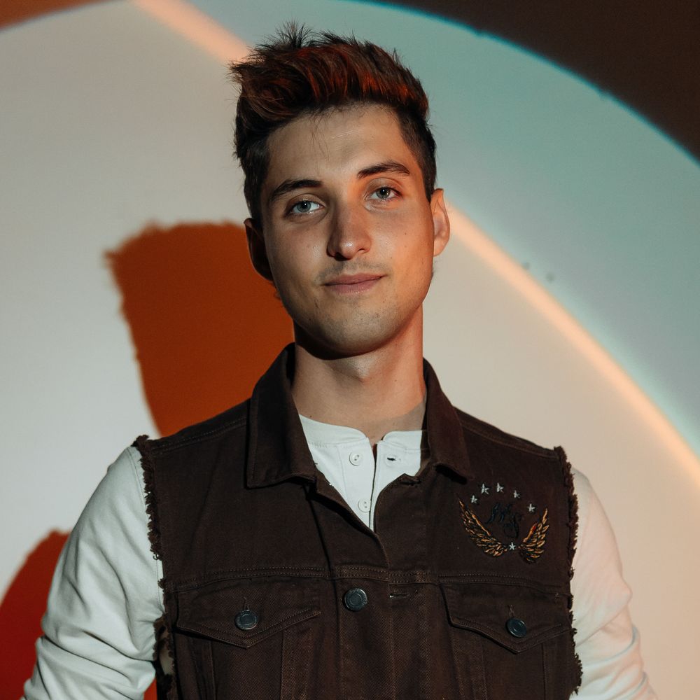 Dylan John of DEK of Hearts