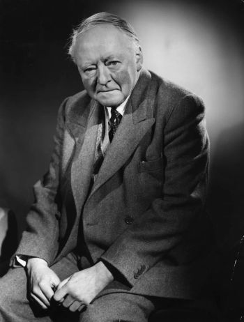 Bax suffered from heart issues during his life, and in old age he developed an intense rosiness in his cheeks.
