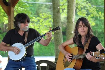 @ Alewine Pottery's Pickin' Porch, Gatlinburg, TN
