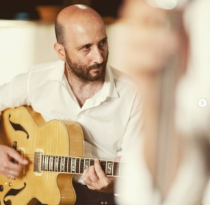 Salvatore Agate         (Italy) -
Jazz Guitar
