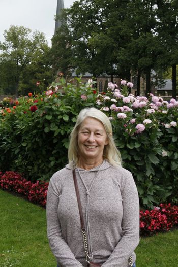 Kasteel de Haar, near Utrecht. A smile from Debbie, surrounded by the garden’s colors.
