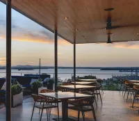 TERRY @  BAY VIEW RESTAURANT & BAR, OVERLOOKING HORSHOE BAY