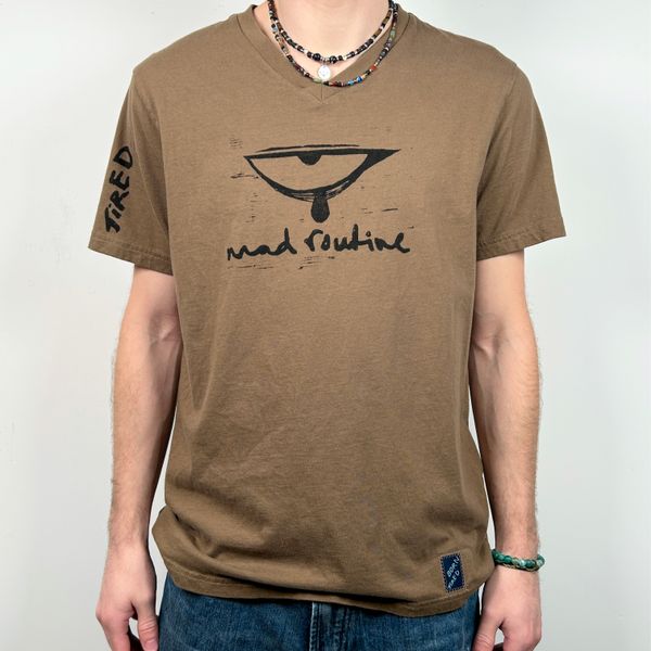 M ★ LIGHT BROWN V NECK TEE 