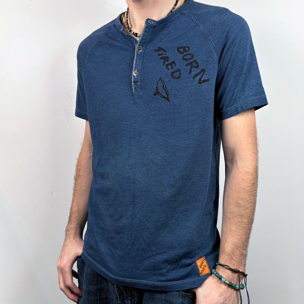 S ★ BLUE BUTTON TEE