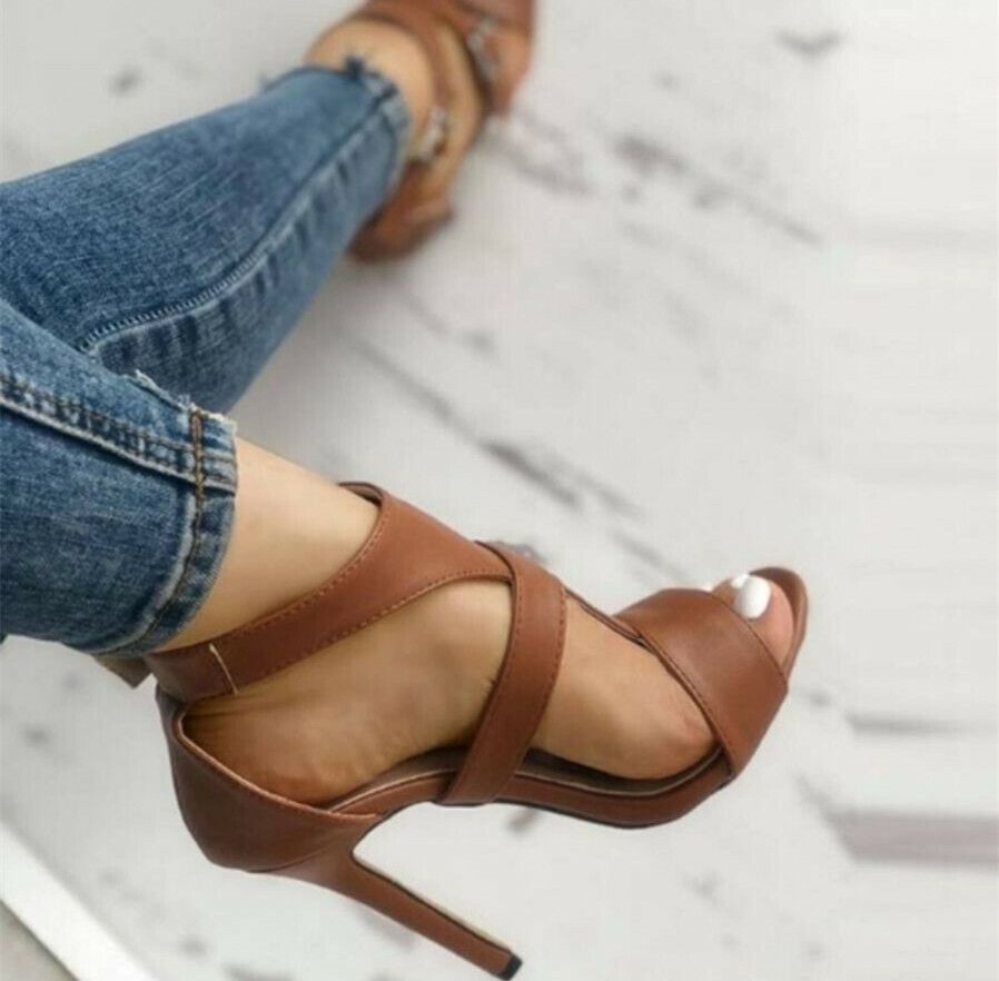 3 BUCKLE HIGH HEEL SHOES