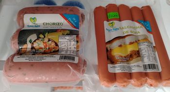 Chorizo y salchichas de soya veganas
