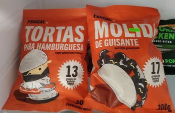 Tortas y carne molida de guisantes
