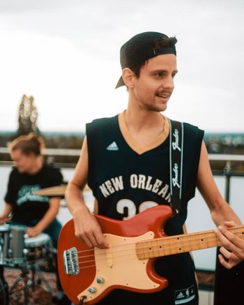 Jonas Boch: Bass
