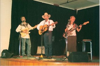Stuie French, Dean & Camille Te Nahu on tour 2006
