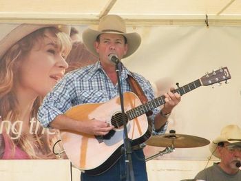Dean performing at Henderson Park, Mildura, Victoria
