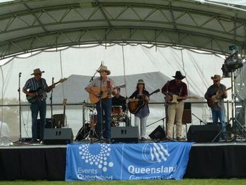 Jeff Brown, Dean, Logan Brewster, Kirsten Brewster, Darren Howard and Ricky Shipp at Texas Round Up 2011
