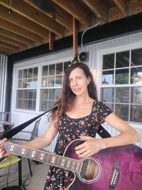 Kama Linden acoustic show at Windrige Vineyards