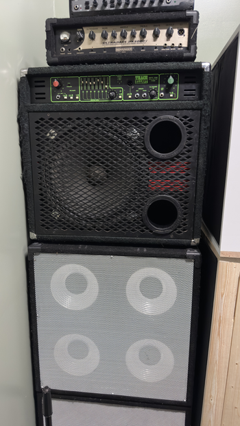 Bass Equipment
