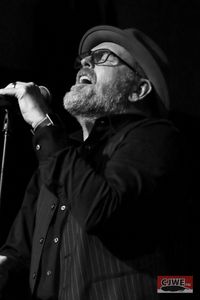 B. Bicker performing at Artist Round at the Artist Lounge