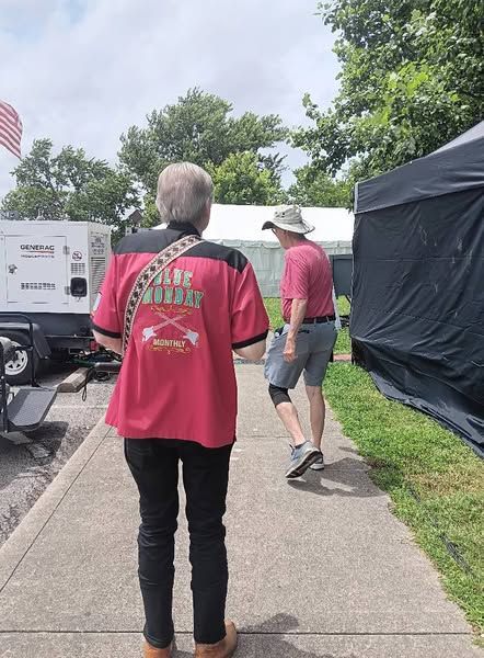 Arriving for the show - Photo credit: Sheila Pence

