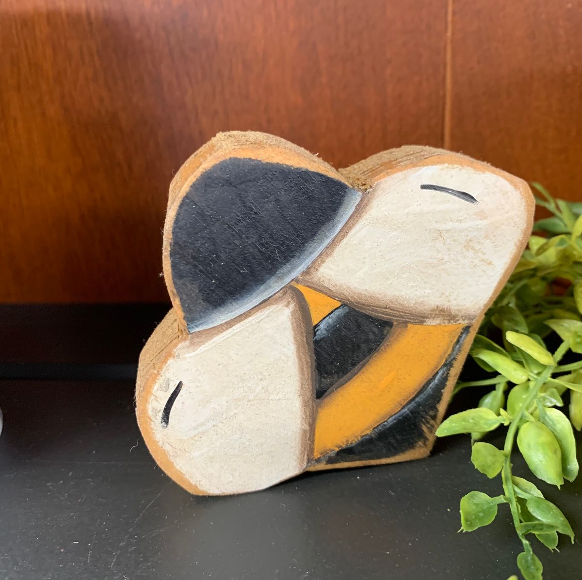 Bumble bee tiered tray
