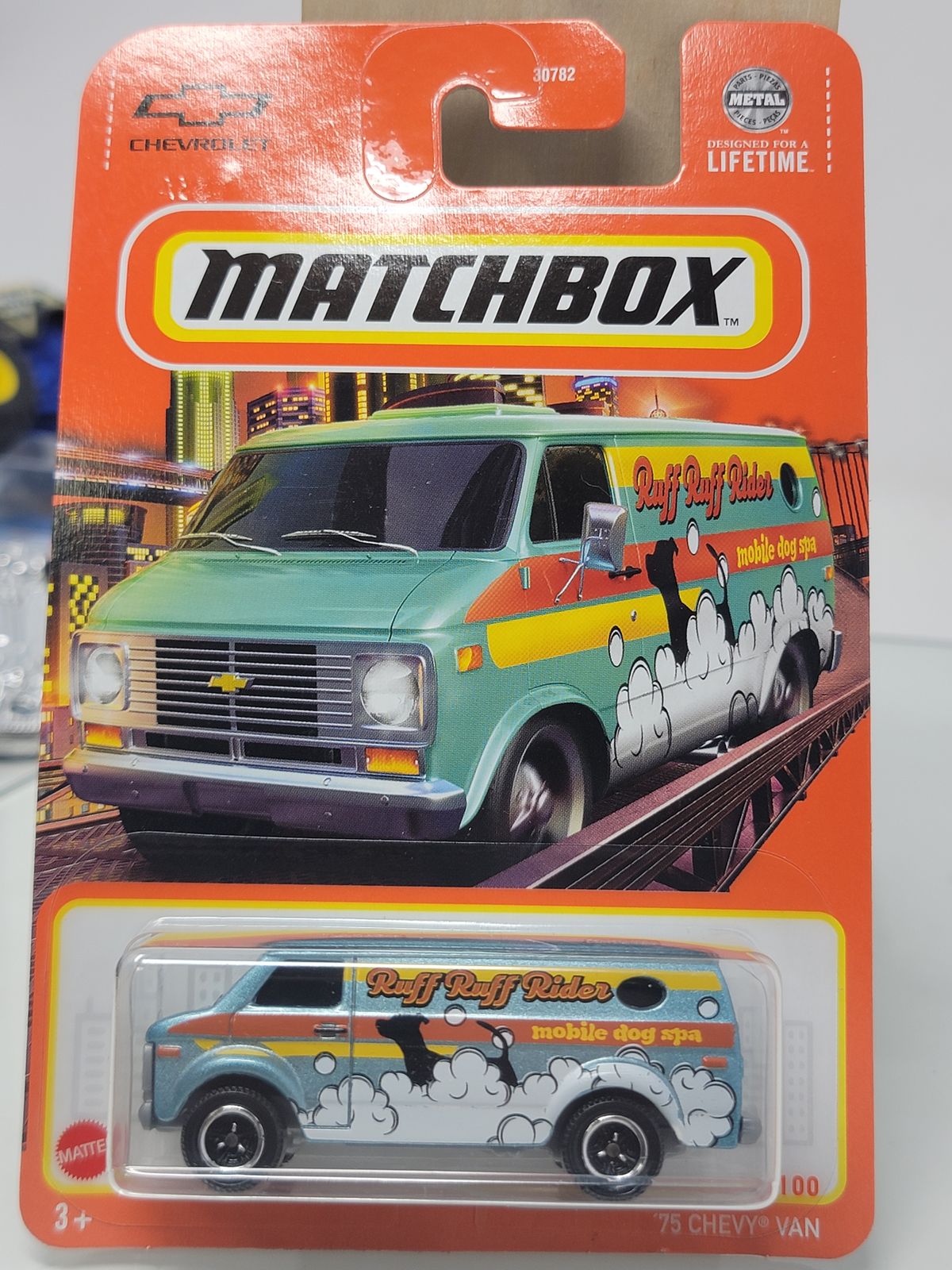 2024 MATCHBOX 1:64 MBX METRO 14/100 BLUE '75 CHEVY VAN