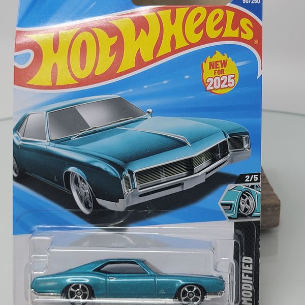 Hot Wheels 66 Buick Riviera Diecast
