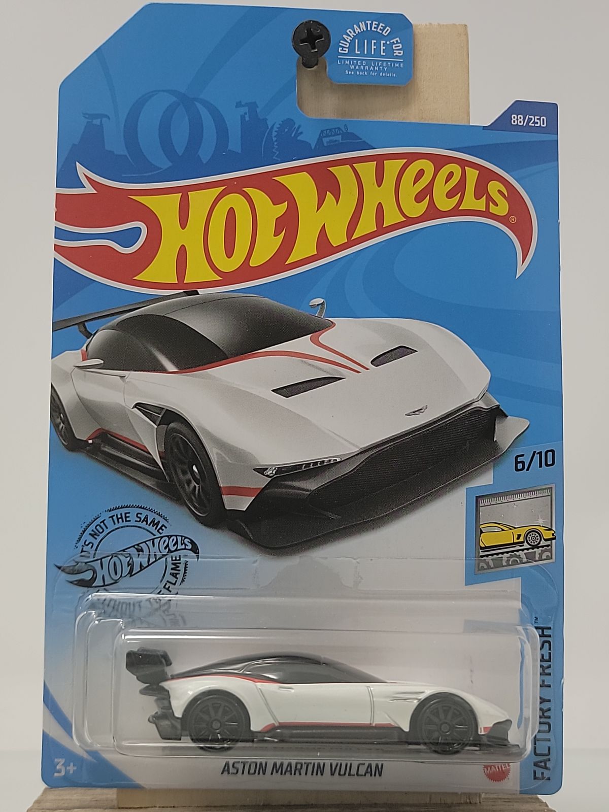 Hot Wheels Aston Martin Vulcan – White – Factory Fresh 6/10 – Factory Sealed