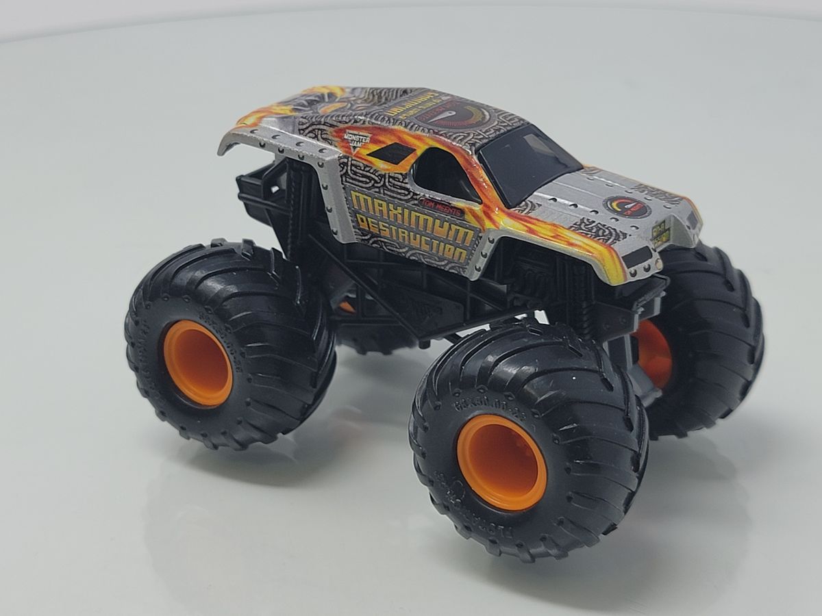 Hot Wheels Monster Jam Maximum Destruction (Max-D) – 2003 Retro Style Target Exclusive, Gray with Flame Graphics & Orange Rims